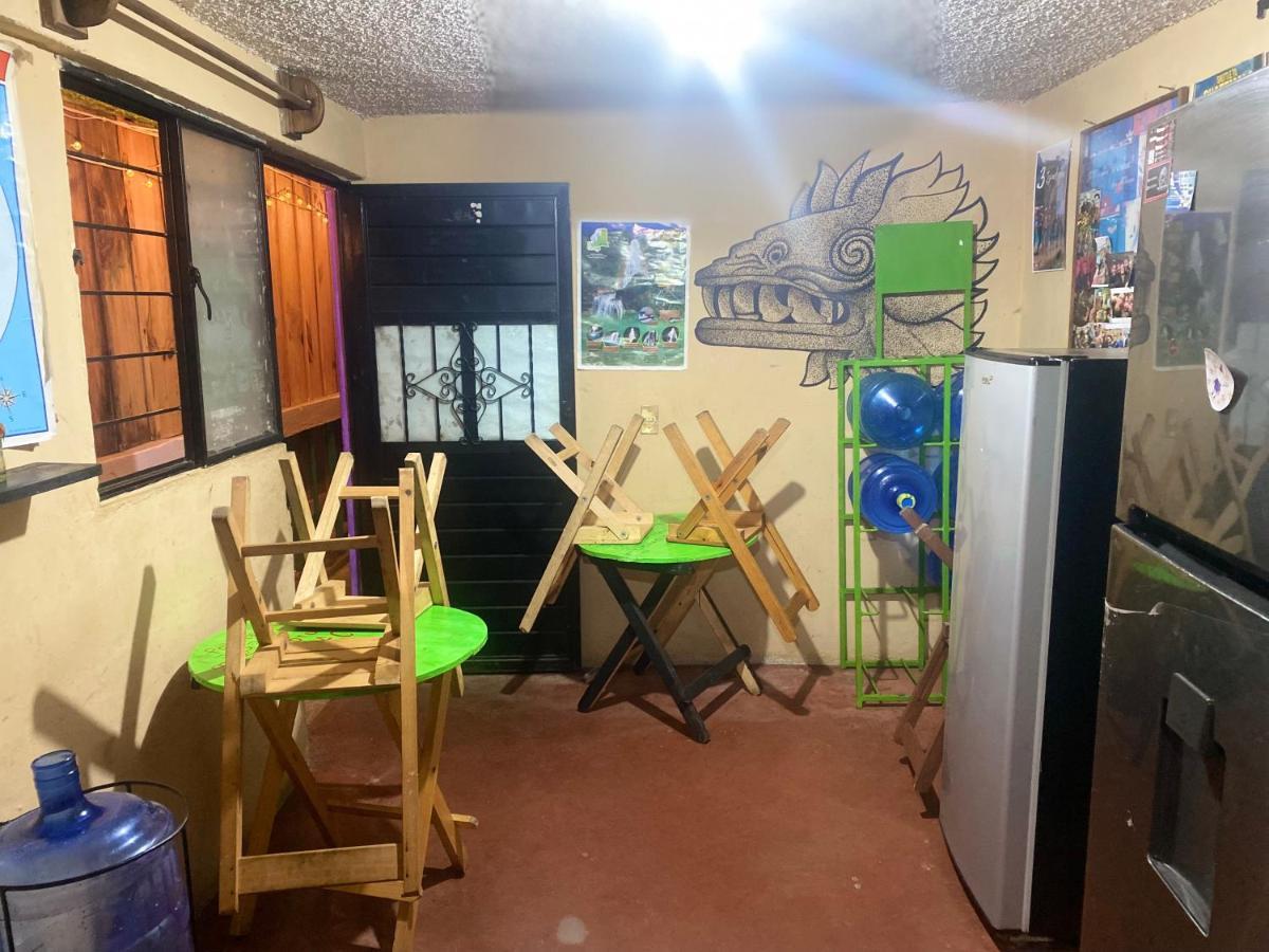Casa De Los Colores San Cris Сан-Кристобаль-де-Ла-Касас Экстерьер фото